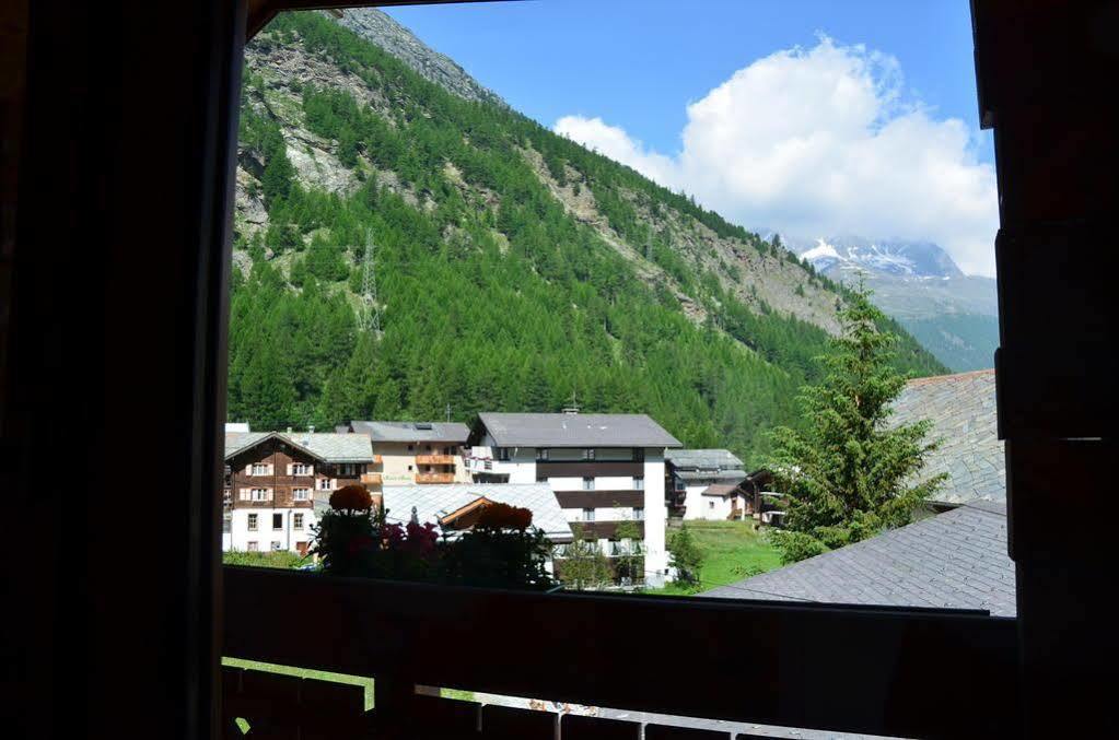Haus Alpenperle Apartment Saas-Almagell Exterior photo